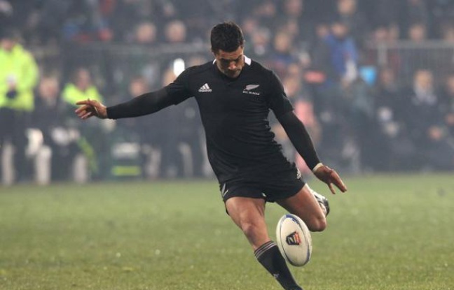 La Nouvelle-Zélande a difficilement remporté son deuxième match contre l'Irlande (22-19), samedi à Christchurch (Nouvelle-Zélande), au terme d'une rencontre à suspense, grâce à un drop à la dernière minute du demi d'ouverture Dan Carter La Nouvelle-Zélande a difficilement remporté son deuxième match contre l'Irlande (22-19), samedi à Christchurch (Nouvelle-Zélande), au terme d'une rencontre à suspense, grâce à un drop à la dernière minute du demi d'ouverture Dan Carter