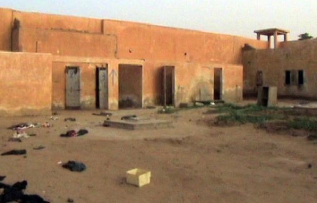 Le Conseil de sécurité de l'ONU a appelé à des sanctions contre les rebelles du Nord du Mali qui s'allieraient à Al-Qaïda, dans une résolution adoptée à l'unanimité jeudi. Le Conseil de sécurité de l'ONU a appelé à des sanctions contre les rebelles du Nord du Mali qui s'allieraient à Al-Qaïda, dans une résolution adoptée à l'unanimité jeudi.