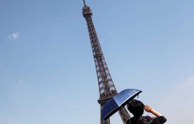 La Tour Eiffel, le 27 mai 2012. La Tour Eiffel, le 27 mai 2012.