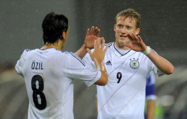 Andre Schuerrle et de la Mannschaft lors du match de préparation à l'Euro contre l'Israel à Leipzig en Mai 2012. Andre Schuerrle et de la Mannschaft lors du match de préparation à l'Euro contre l'Israel à Leipzig en Mai 2012.