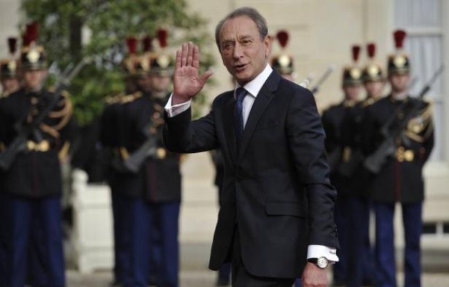 Le maire PS de Paris, Bertrand Delanoë, a suggéré mardi de trouver une autre formule que celle de "morale laïque" prônée par le ministre de l'Education, Vincent Peillon. Le maire PS de Paris, Bertrand Delanoë, a suggéré mardi de trouver une autre formule que celle de "morale laïque" prônée par le ministre de l'Education, Vincent Peillon.