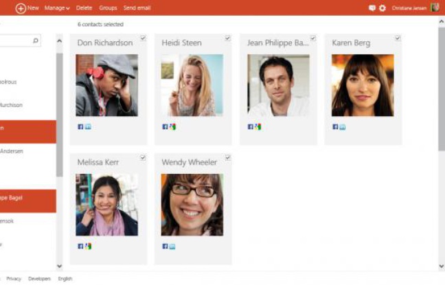Outlook.com offre une interaction enrichie avec les Contacts de l'utilisateur. Outlook.com offre une interaction enrichie avec les Contacts de l'utilisateur.
