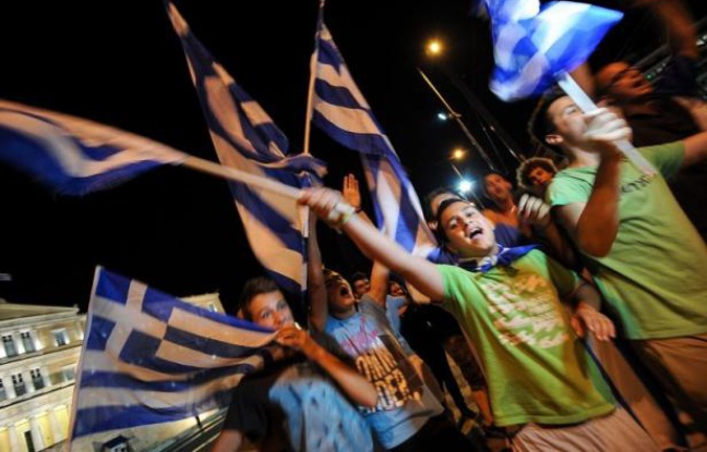 Quand la Grèce affrontera l'Allemagne vendredi en quart de finale de l'Euro-2012 à Gdansk, la nation entière, avec la volonté d'en découdre avec un pays dont les dirigeants sont facilement érigés en bouc-émissaire, sera rivée à sa télévision. Quand la Grèce affrontera l'Allemagne vendredi en quart de finale de l'Euro-2012 à Gdansk, la nation entière, avec la volonté d'en découdre avec un pays dont les dirigeants sont facilement érigés en bouc-émissaire, sera rivée à sa télévision.