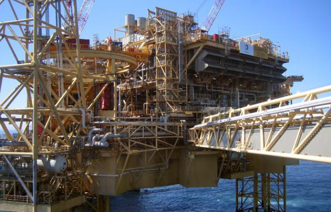 Une plateforme pétrolière de Total en mer du Nord. Une plateforme pétrolière de Total en mer du Nord.