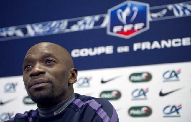 "Une affaire classique dans un monde peu classique": Cinq mois de prison avec sursis ont été requis jeudi à Versailles contre l'ancien international de football Claude Makelele, le parquet soutenant qu'il a frappé son ex-petite amie Thandi Ojeer en 2010. "Une affaire classique dans un monde peu classique": Cinq mois de prison avec sursis ont été requis jeudi à Versailles contre l'ancien international de football Claude Makelele, le parquet soutenant qu'il a frappé son ex-petite amie Thandi Ojeer en 2010.