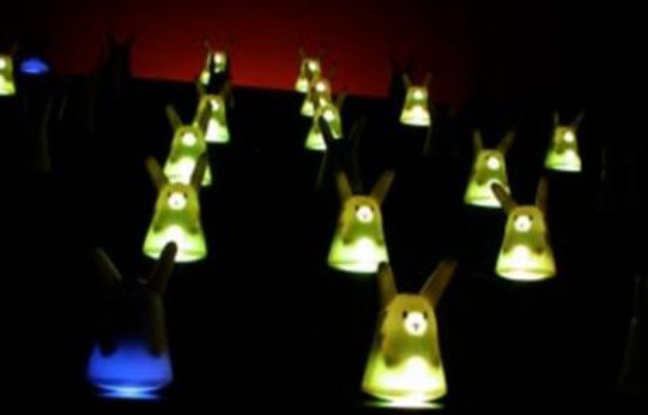 Un opéra avec cent lapins reliés par onde Wi-fi Un opéra avec cent lapins reliés par onde Wi-fi