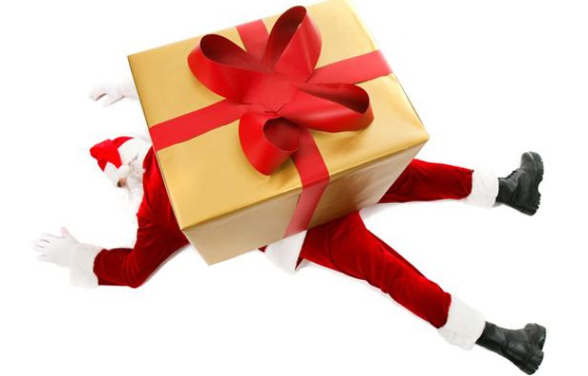La chute de cadeaux n'est pas ce qui menace le plus le Père Noël. La chute de cadeaux n'est pas ce qui menace le plus le Père Noël.