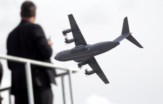 Deux géants industriels européens, EADS et BAE Systems, progressent vers une fusion qui ferait d'eux le leader mondial de l'aéronautique et la défense, et la multinationale la plus ambitieuse et la plus complexe jamais tentée. Deux géants industriels européens, EADS et BAE Systems, progressent vers une fusion qui ferait d'eux le leader mondial de l'aéronautique et la défense, et la multinationale la plus ambitieuse et la plus complexe jamais tentée.