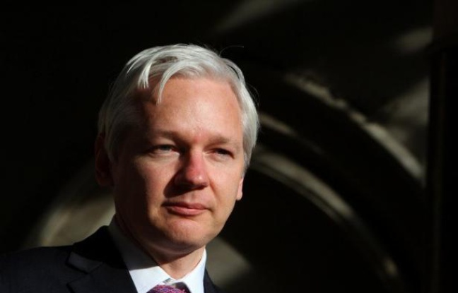 Le fondateur de WikiLeaks, Julian Assange, a passé la nuit de mardi à mercredi à l'ambassade d'Equateur à Londres, pays à qui il a demandé l'asile politique après avoir épuisé tous ses recours juridiques au Royaume-Uni pour échapper à une extradition en Suède. Le fondateur de WikiLeaks, Julian Assange, a passé la nuit de mardi à mercredi à l'ambassade d'Equateur à Londres, pays à qui il a demandé l'asile politique après avoir épuisé tous ses recours juridiques au Royaume-Uni pour échapper à une extradition en Suède.