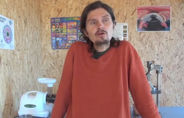 Thierry Casasnovas, de l'association Vivrecru, défend l'alimentation crudivore dans ses vidéos diffusées sur Youtube. Thierry Casasnovas, de l'association Vivrecru, défend l'alimentation crudivore dans ses vidéos diffusées sur Youtube.