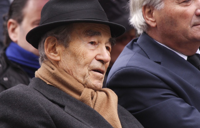 Robert Badinter assiste à l'inauguration de l'allée Jean-Jacques Servan-Schreiber, à Paris le 17 novembre 2016. Robert Badinter assiste à l'inauguration de l'allée Jean-Jacques Servan-Schreiber, à Paris le 17 novembre 2016.