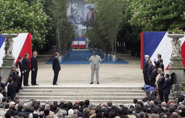 Première journée nationale de commémoration des esclavages, des traites et des abolitions en présence de Jacques Chirac, le 10 mai 2006 à Paris. Première journée nationale de commémoration des esclavages, des traites et des abolitions en présence de Jacques Chirac, le 10 mai 2006 à Paris.