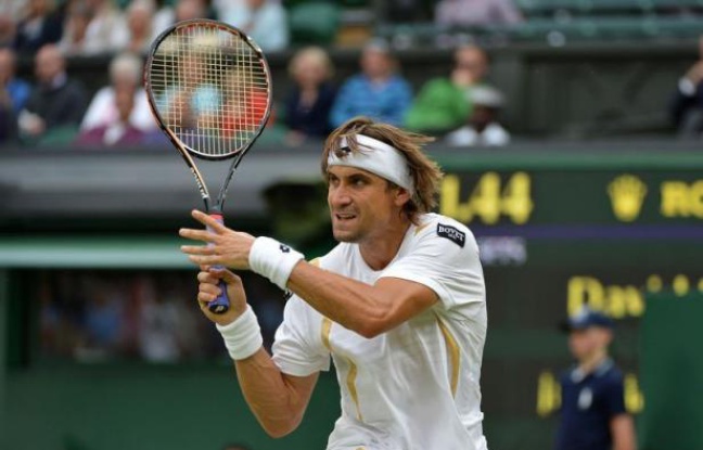L'Espagnol David Ferrer s'est qualifié mardi pour les quarts de finale de Wimbledon pour la première fois de sa carrière en battant l'Argentin Juan Martin Del Potro (N.9) en trois sets 6-3, 6-2, 6-3. L'Espagnol David Ferrer s'est qualifié mardi pour les quarts de finale de Wimbledon pour la première fois de sa carrière en battant l'Argentin Juan Martin Del Potro (N.9) en trois sets 6-3, 6-2, 6-3.