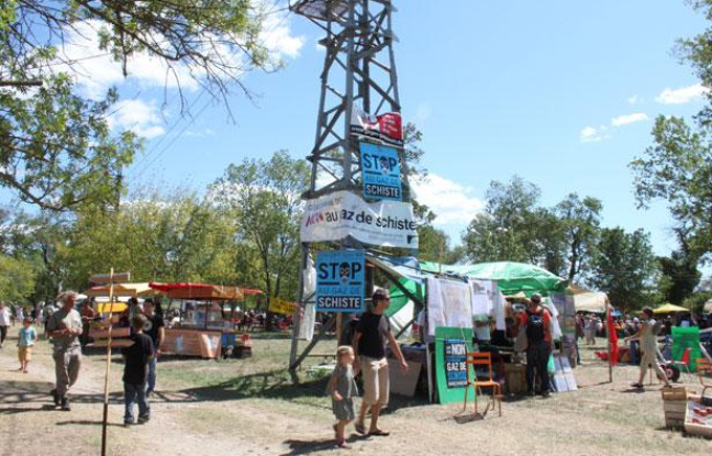 Rassemblement des collectifs anti gaz de schiste, à Lézan, dans le Gard, le 27 août 2011. Rassemblement des collectifs anti gaz de schiste, à Lézan, dans le Gard, le 27 août 2011.