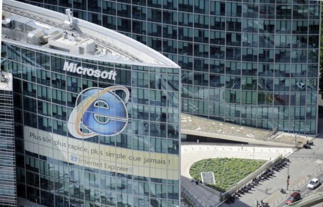 Le géant américain des logiciels Microsoft, dont la filiale française a été l'objet d'un contrôle fiscal le 28 juin à Issy-les-Moulineaux (Hauts-de-Seine), est soupçonné par Bercy de fraude fiscale en France, selon le Canard Enchaîné à paraître mercredi. Le géant américain des logiciels Microsoft, dont la filiale française a été l'objet d'un contrôle fiscal le 28 juin à Issy-les-Moulineaux (Hauts-de-Seine), est soupçonné par Bercy de fraude fiscale en France, selon le Canard Enchaîné à paraître mercredi.