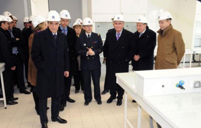 François Fillon a effectué lundi une visite sur le Plateau de Saclay au cours de laquelle il a vanté l'action menée en matière de recherche et de développement depuis le début du quinquennat. François Fillon a effectué lundi une visite sur le Plateau de Saclay au cours de laquelle il a vanté l'action menée en matière de recherche et de développement depuis le début du quinquennat.