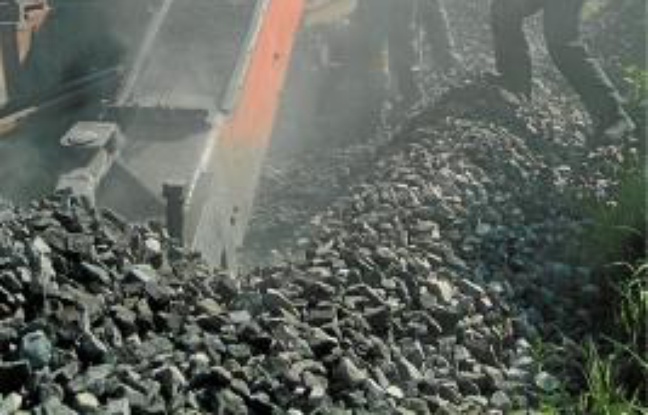 Le chantier durera de début janvier à fin juin 2013 et sera réalisé par un train-usine de 700 m de long. Le chantier durera de début janvier à fin juin 2013 et sera réalisé par un train-usine de 700 m de long.