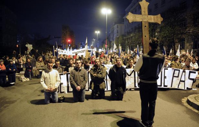 Des fondamentalistes chrétiens manifestent contre la représentation de la pièce «Sur le concept du visage du fils de Dieu», de Romeo Castellucci, à Rennes, le 10 novembre 2011. Des fondamentalistes chrétiens manifestent contre la représentation de la pièce «Sur le concept du visage du fils de Dieu», de Romeo Castellucci, à Rennes, le 10 novembre 2011.