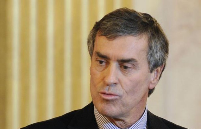 Le président PS de la commission des Finances de l'Assemblée nationale, Jérôme Cahuzac, a estimé lundi sur France 2 que la TVA intermédiaire, mesure étudiée par le gouvernement dans son nouveau plan d'austérité, était "du pouvoir d'achat en moins". Le président PS de la commission des Finances de l'Assemblée nationale, Jérôme Cahuzac, a estimé lundi sur France 2 que la TVA intermédiaire, mesure étudiée par le gouvernement dans son nouveau plan d'austérité, était "du pouvoir d'achat en moins".