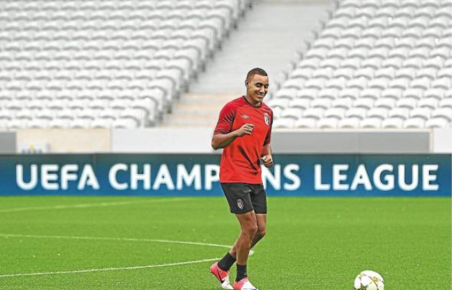 Dimitri Payet à l'entraînement, le 28 août 2012, au Grand Stade de Lille.
Dimitri Payet à l'entraînement, le 28 août 2012, au Grand Stade de Lille.