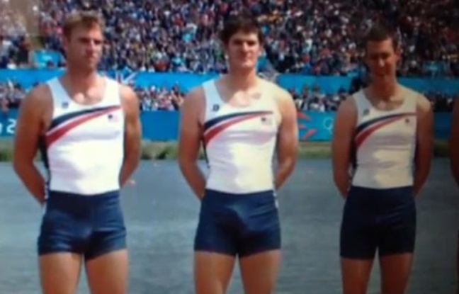 Henrik Rummel (au centre), sur le podium de l'épreuve de quatre de pointe d'aviron, le 4 août 2012 à Londres Henrik Rummel (au centre), sur le podium de l'épreuve de quatre de pointe d'aviron, le 4 août 2012 à Londres