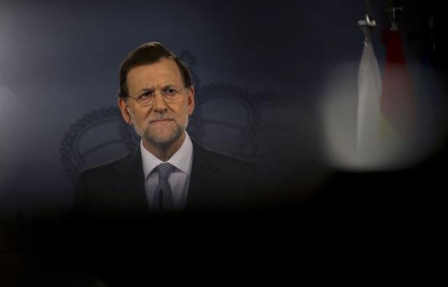 Des élections régionales en vue, le refus de toucher aux retraites, la crainte d'une mise sous tutelle: si l'Espagne résiste encore à demander son sauvetage financier, la raison est d'abord politique, selon des analystes. Des élections régionales en vue, le refus de toucher aux retraites, la crainte d'une mise sous tutelle: si l'Espagne résiste encore à demander son sauvetage financier, la raison est d'abord politique, selon des analystes.