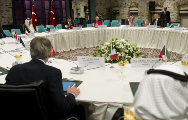 Réunion des Amis de la Syrie le 6 juin 2012, à Istanbul en Turquie. Réunion des Amis de la Syrie le 6 juin 2012, à Istanbul en Turquie.