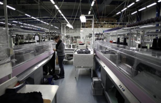 Le moral des industriels français s'est légèrement amélioré en novembre, après être tombé en octobre au plus bas depuis l'été 2009, a annoncé vendredi l'Institut national de la statistique et des études économiques (Insee). Le moral des industriels français s'est légèrement amélioré en novembre, après être tombé en octobre au plus bas depuis l'été 2009, a annoncé vendredi l'Institut national de la statistique et des études économiques (Insee).