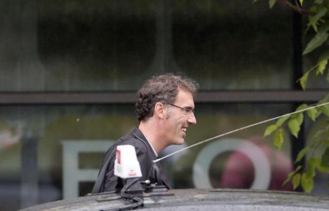 Après l'élimination de la France en quart de finale de l'Euro-20102 (2-0 contre l'Espagne), se pose désormais la question de l'avenir du sélectionneur Laurent Blanc et des contours de l'équipe chargée de débuter en septembre les qualifications pour le Mondial-2014. Après l'élimination de la France en quart de finale de l'Euro-20102 (2-0 contre l'Espagne), se pose désormais la question de l'avenir du sélectionneur Laurent Blanc et des contours de l'équipe chargée de débuter en septembre les qualifications pour le Mondial-2014.