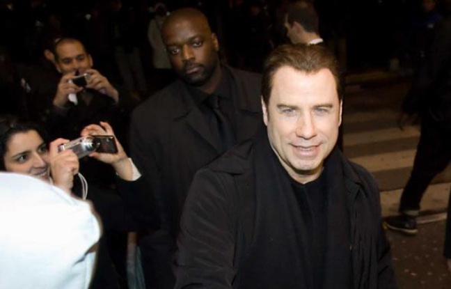 L'acteur John Travolta arrive à l'avant-première de son dernier film "From Paris with love", à Rosny-sous-bois, le 9 février 2010. L'acteur John Travolta arrive à l'avant-première de son dernier film "From Paris with love", à Rosny-sous-bois, le 9 février 2010.