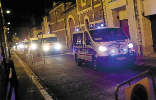 Le convoi a mobilisé quelque 620 policiers et 300 personnels pénitentiaires. Le convoi a mobilisé quelque 620 policiers et 300 personnels pénitentiaires.