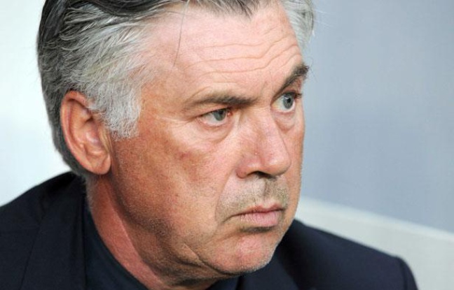 L'entraîneur parisien Carlo Ancelotti, le 4 août 2012 à Paris. L'entraîneur parisien Carlo Ancelotti, le 4 août 2012 à Paris.