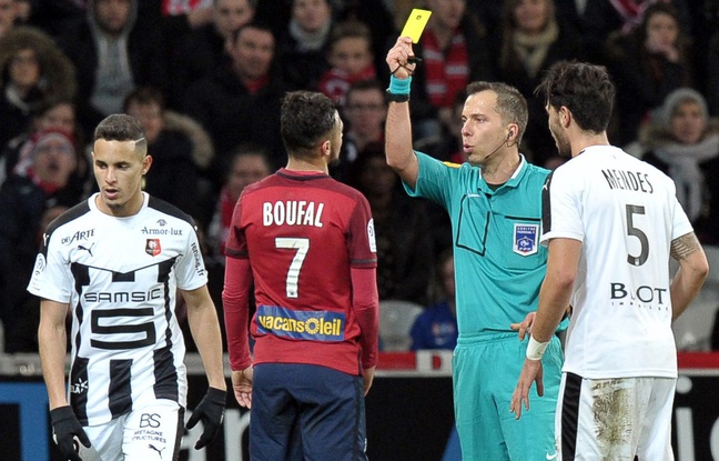 Sofiane Boufal a été expulsé contre Rennes après avoir reçu deux cartons jaunes en cinq minutes. AFP PHOTO / FRANCOIS LO PRESTI Sofiane Boufal a été expulsé contre Rennes après avoir reçu deux cartons jaunes en cinq minutes. AFP PHOTO / FRANCOIS LO PRESTI