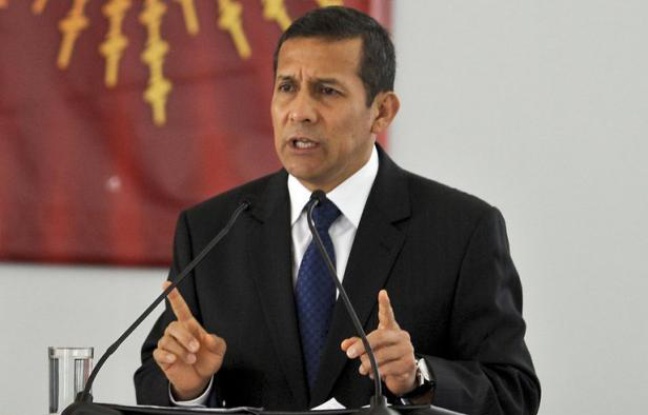 Il a promis "l'or et l'eau" mais un an après son investiture, le président péruvien Ollanta Humala est pris en étau entre conflits sociaux et environnementaux et le développement de l'industrie minière au coeur du boom économique du pays, selon les analystes. Il a promis "l'or et l'eau" mais un an après son investiture, le président péruvien Ollanta Humala est pris en étau entre conflits sociaux et environnementaux et le développement de l'industrie minière au coeur du boom économique du pays, selon les analystes.
