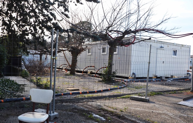 Les migrants sont logés dans des préfabriqués. Les migrants sont logés dans des préfabriqués.