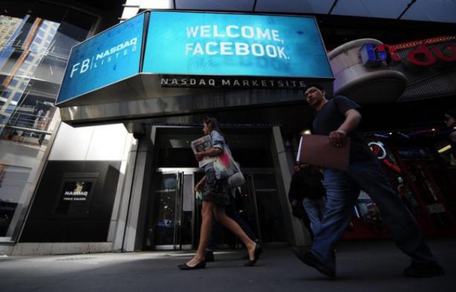 La plate-forme boursière Nasdaq a annoncé mercredi qu'elle créait un fonds d'indemnisation de 40 millions de dollars pour indemniser les investisseurs qui auraient perdu de l'argent à la suite des problèmes techniques rencontrés pendant le lancement de l'action Facebook. La plate-forme boursière Nasdaq a annoncé mercredi qu'elle créait un fonds d'indemnisation de 40 millions de dollars pour indemniser les investisseurs qui auraient perdu de l'argent à la suite des problèmes techniques rencontrés pendant le lancement de l'action Facebook.