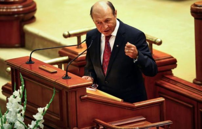 La destitution de M. Basescu ne deviendra définitive que si elle est validée par un référendum organisé le 29 juillet. La destitution de M. Basescu ne deviendra définitive que si elle est validée par un référendum organisé le 29 juillet.