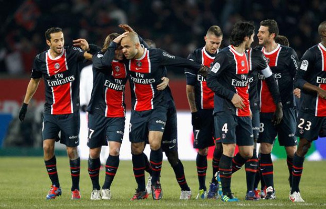 Les Parisiens se congratulent après avoir marqué au Parc des Princes contre MOntpellier le 19 février 2012. Les Parisiens se congratulent après avoir marqué au Parc des Princes contre MOntpellier le 19 février 2012.