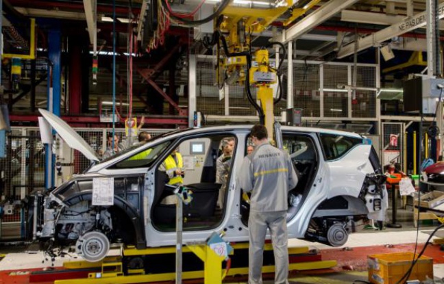 La chaîne de montage d'un modèle Espace de Renault le 26 novembre 2014 dans l'usine française de Douai (Nord) La chaîne de montage d'un modèle Espace de Renault le 26 novembre 2014 dans l'usine française de Douai (Nord)