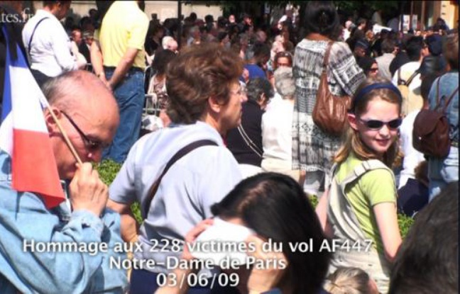 Hommage aux victimes du vol AF447 à l'église Notre-Dame le 3 Juin 2009. Hommage aux victimes du vol AF447 à l'église Notre-Dame le 3 Juin 2009.