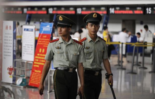 Un avion reliant deux villes du Xinjiang (nord-ouest) a fait l'objet d'une tentative de détournement vendredi de la part de six pirates appartenant à la minorité ouïghoure, a annoncé un porte-parole du gouvernement régional. Un avion reliant deux villes du Xinjiang (nord-ouest) a fait l'objet d'une tentative de détournement vendredi de la part de six pirates appartenant à la minorité ouïghoure, a annoncé un porte-parole du gouvernement régional.