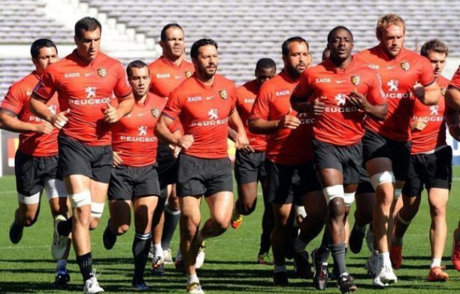 Le Stade Toulousain, tenant du titre et club le plus primé du rugby français, et le RC Toulon, porté au sommet par son président Mourad Boudjellal 20 ans après sa dernière finale, s'affrontent pour un dénouement passionné et indécis du Top 14, samedi (18h00) au Stade de France Le Stade Toulousain, tenant du titre et club le plus primé du rugby français, et le RC Toulon, porté au sommet par son président Mourad Boudjellal 20 ans après sa dernière finale, s'affrontent pour un dénouement passionné et indécis du Top 14, samedi (18h00) au Stade de France