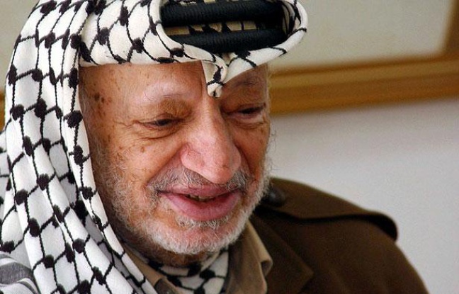 Yasser Arafat le 27 septembre 2004 à Ramallah. Yasser Arafat le 27 septembre 2004 à Ramallah.