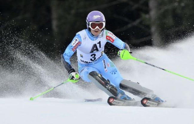 La Slovène Tina Maze, leader de la Coupe du monde de ski alpin, a pris la tête du slalom de Semmering au terme de la première manche samedi, avec 55/100e d'avance sur la Slovaque Veronika Zuzulova. La Slovène Tina Maze, leader de la Coupe du monde de ski alpin, a pris la tête du slalom de Semmering au terme de la première manche samedi, avec 55/100e d'avance sur la Slovaque Veronika Zuzulova.
