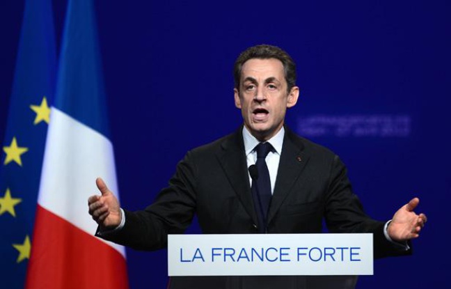 Nicolas Sarkozy en déplament à Dijon (Côte-d'Or), le 27 avril 2012. Nicolas Sarkozy en déplament à Dijon (Côte-d'Or), le 27 avril 2012.