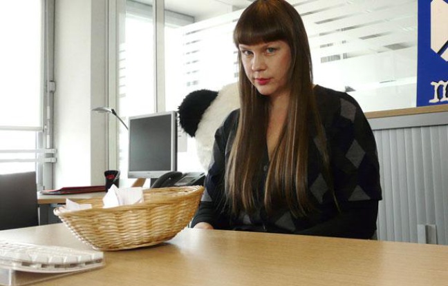 Dj Miss Kittin en chat-vidéo chez 20 Minutes. Dj Miss Kittin en chat-vidéo chez 20 Minutes.