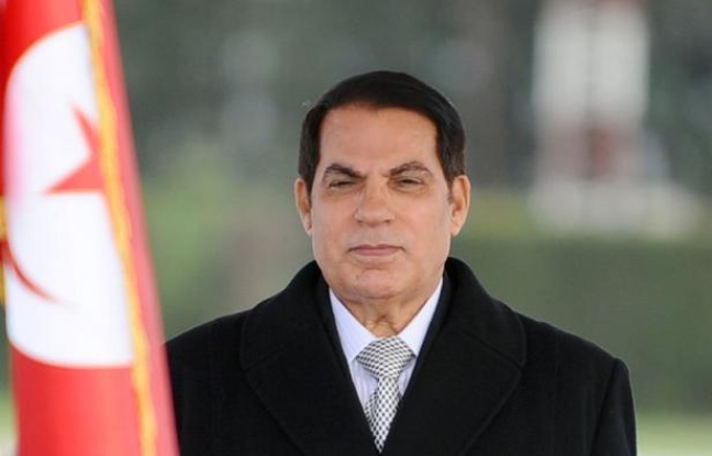 L'ancien président tunisien Zine El Abidine Ben Ali a été condamné par contumace mercredi à 20 ans de prison par le tribunal militaire de Tunis pour "incitation au désordre, meurtres et pillages sur le territoire tunisien", a rapporté l'agence TAP. L'ancien président tunisien Zine El Abidine Ben Ali a été condamné par contumace mercredi à 20 ans de prison par le tribunal militaire de Tunis pour "incitation au désordre, meurtres et pillages sur le territoire tunisien", a rapporté l'agence TAP.