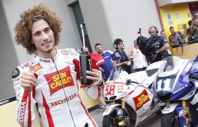 Marco Simoncelli, le 2 juillet 2011, au Grand Prix de Mugello. Marco Simoncelli, le 2 juillet 2011, au Grand Prix de Mugello.