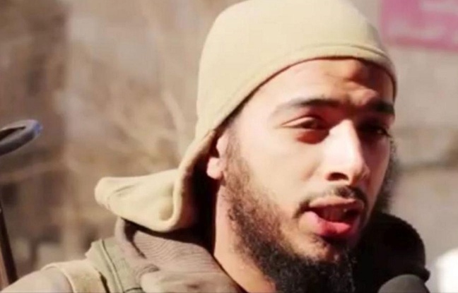 Capture d'écran d'une vidéo de propagande de Daesh montrant Salim Benghalem. Capture d'écran d'une vidéo de propagande de Daesh montrant Salim Benghalem.