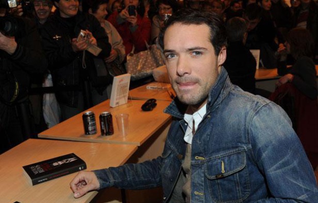 Nicolas Bedos au 32e Salon du Livre, à la porte de Versaille, le 17 mars 2012 Nicolas Bedos au 32e Salon du Livre, à la porte de Versaille, le 17 mars 2012